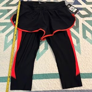 Under Armour Heatgear capri leggings w/attached shorts
